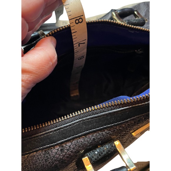 Kelly Wynne I Duffle Dare You Black Serpentine Leather Satchel Handbag Gold Logo - Picture 8 of 16